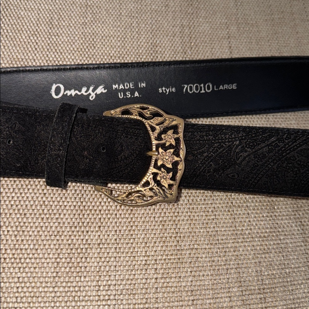 Omega Vintage Etched Suede? Belt Gold Metallic Buckle Floral Design Fits 30-34”